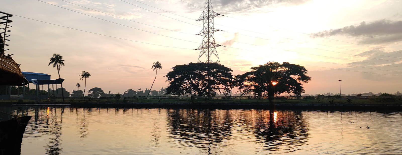 Punnamadakkaran Lakeshore Villa